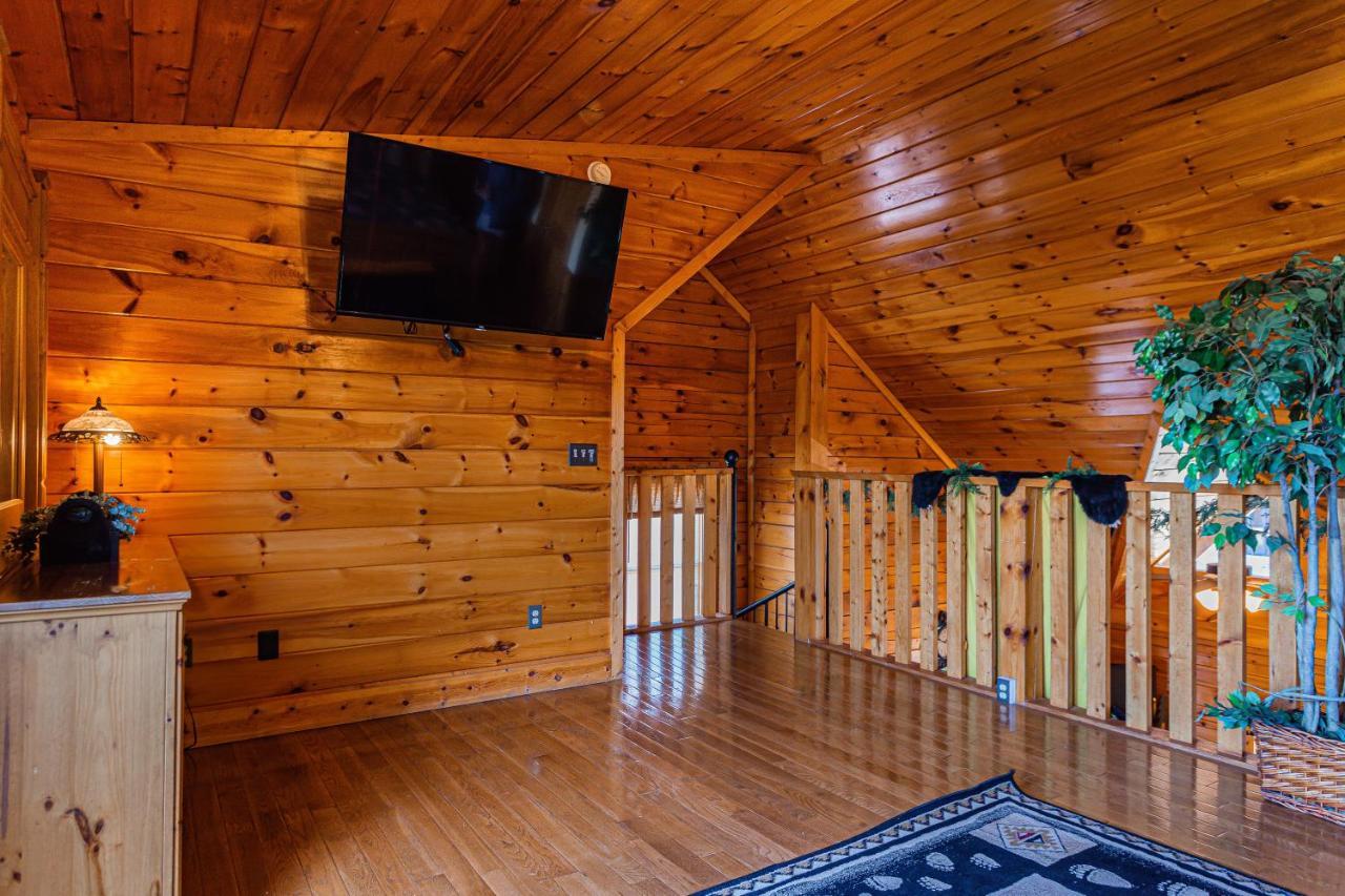 Villa Bear Claw - Bear Claw Retreat In Pigeon Forge! Extérieur photo